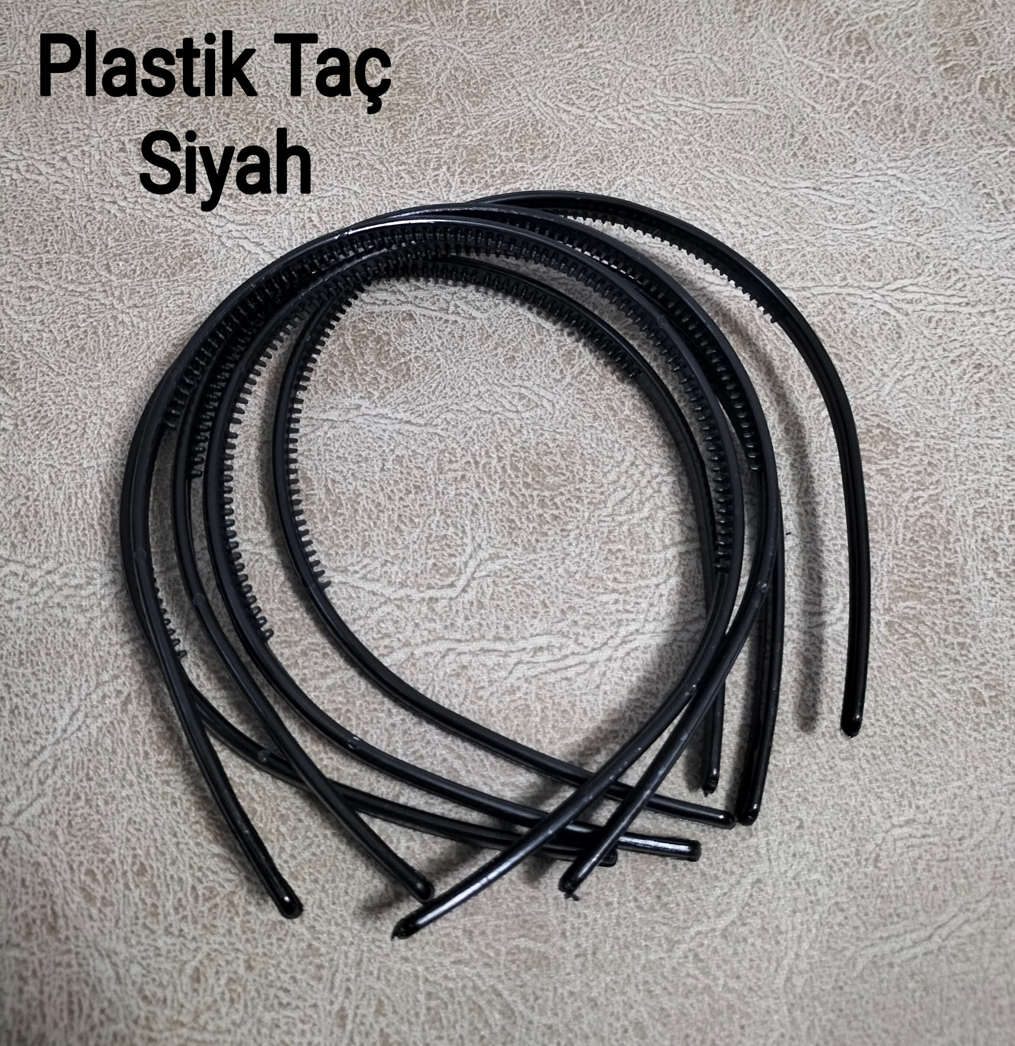 Plastik Taç 5 ad. siyah Taraklı