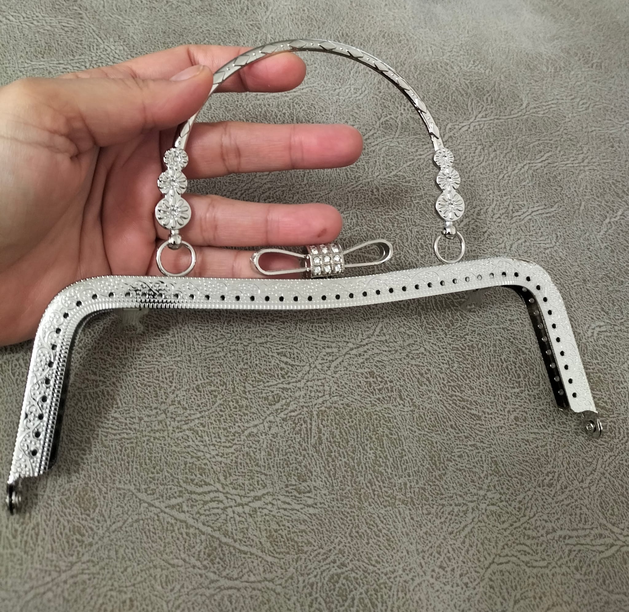 Çanta Cüzdan Klipsi fiyonk 20 cm